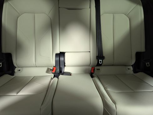 New 2025 Audi Q3 2.0T Premium image 13