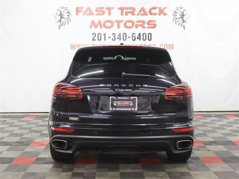 Used 2017 Porsche Cayenne Platinum Edition image 5