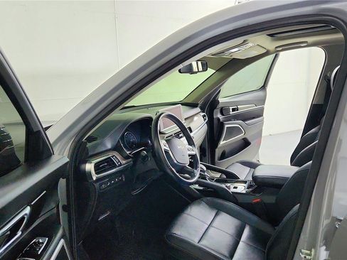 Used 2022 Kia Telluride EX w/ EX Premium Package image 16