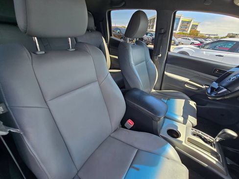 Used 2013 Toyota Tacoma 4x4 Double Cab w/ Limited Pkg image 7