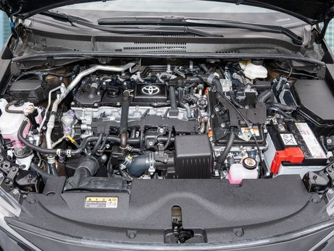 Used 2025 Toyota Corolla SE w/ SE Premium Package image 36