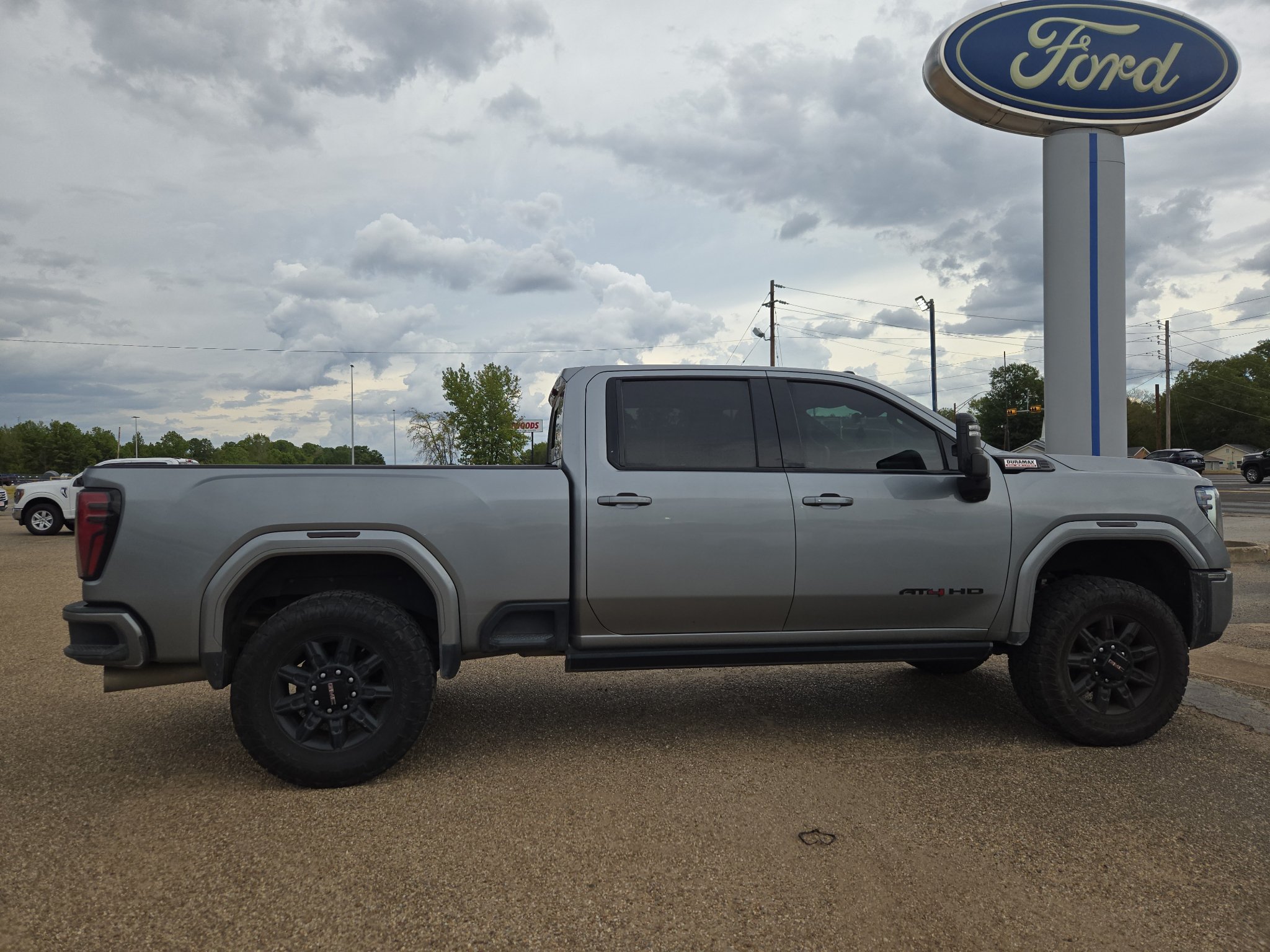 Used 2024 GMC Sierra 2500 AT4 w/ AT4 Premium Plus Package AWD/4WD image 6