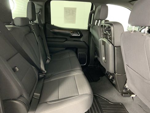 Used 2025 GMC Sierra 1500 Elevation image 13