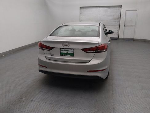 Used 2018 Hyundai Elantra SE FWD image 7