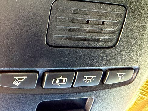 Used 2020 Toyota Corolla SE w/ Carpet Mat Package FWD image 32