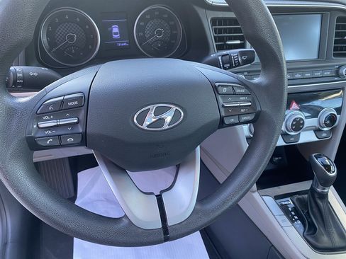 Used 2019 Hyundai Elantra SEL FWD image 18