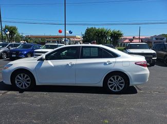 Used 2017 Toyota Camry XLE w/ Moonroof Package FWD video 1
