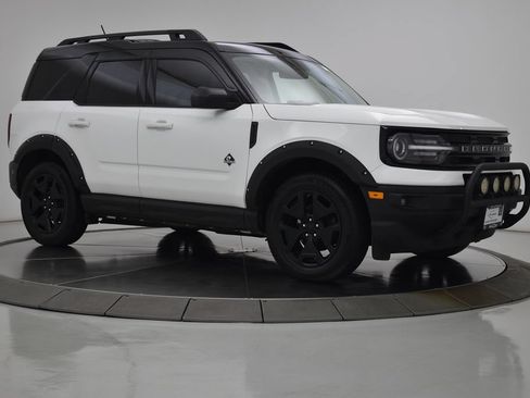Used 2022 Ford Bronco Sport Outer Banks w/ Tech Package AWD/4WD image 11