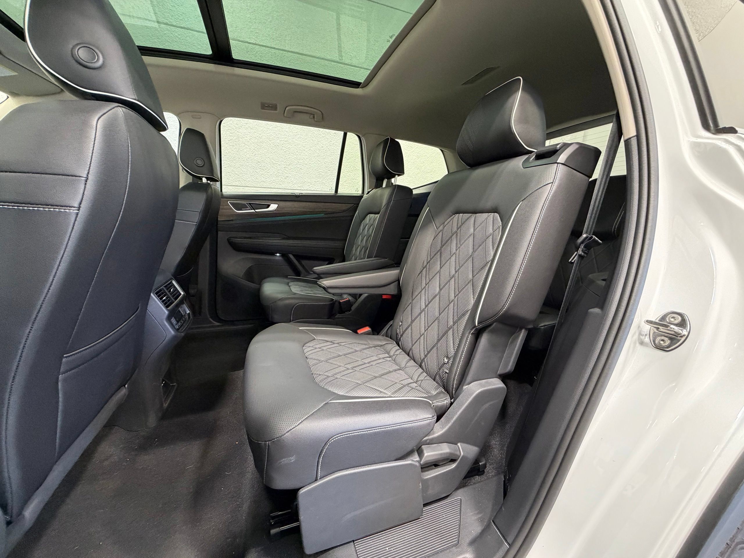 New 2025 Volkswagen Atlas SEL Premium R-Line AWD/4WD image 22