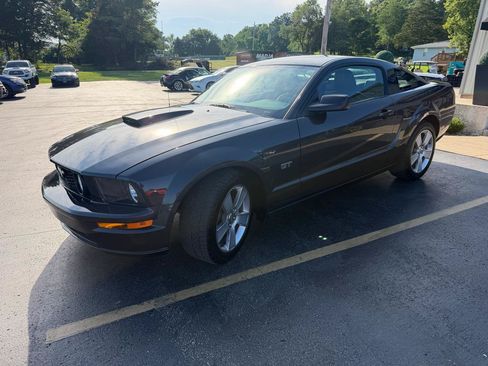 Used 2007 Ford Mustang GT RWD image 4
