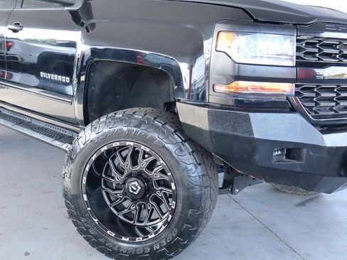 Used 2018 Chevrolet Silverado 1500 LT RWD image 4