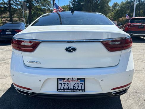 Used 2017 Kia Cadenza Premium w/ Luxury Package image 4