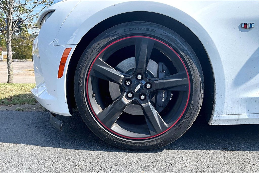 Used 2017 Chevrolet Camaro SS RWD image 2