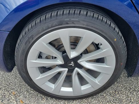 Used 2023 Tesla Model 3 Standard Range RWD image 5