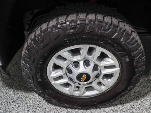 Used 2024 Chevrolet Silverado 2500 LT w/ Convenience Package AWD/4WD image 11