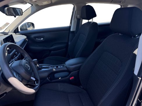 Used 2023 Honda HR-V LX image 9