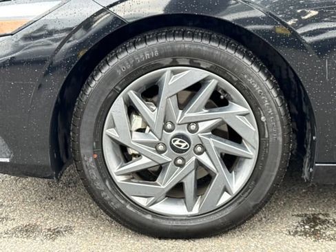 Used 2024 Hyundai Elantra SEL FWD image 16