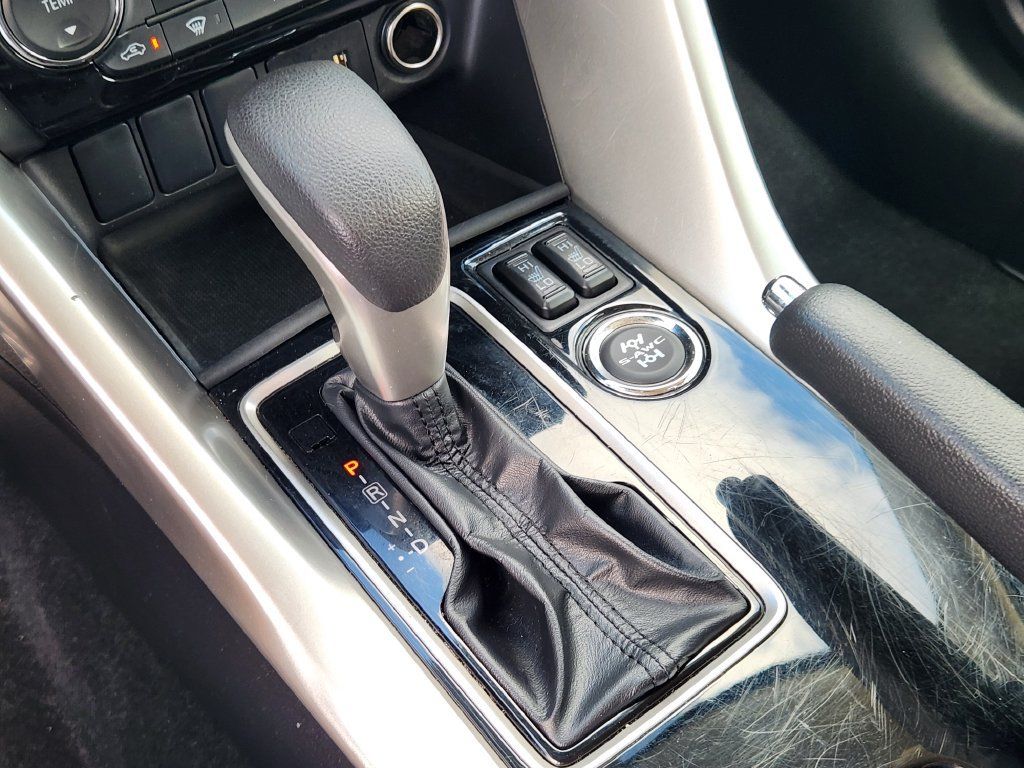 Used 2024 Mitsubishi Eclipse Cross LE AWD/4WD image 15