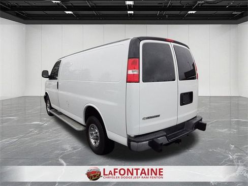 Used 2021 Chevrolet Express 2500 w/ Driver Convenience Package image 3