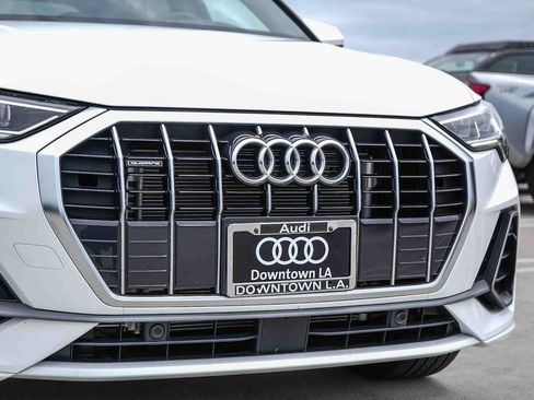 Used 2025 Audi Q3 2.0T Premium w/ Convenience Package AWD/4WD image 5