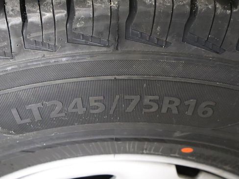 Used 2019 Toyota Tacoma SR w/ SR Convenience Package image 37