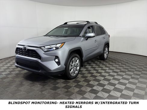 Used 2025 Toyota RAV4 XLE Premium image 3