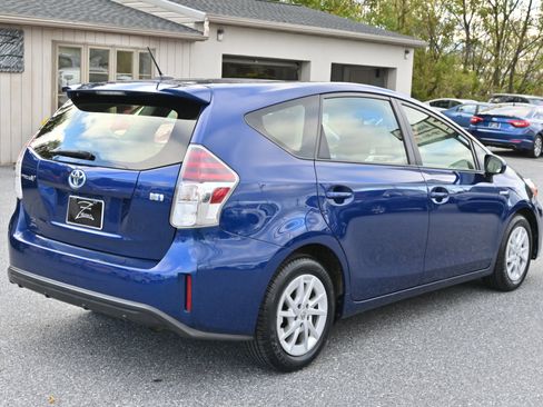 Used 2017 Toyota Prius V Three image 11