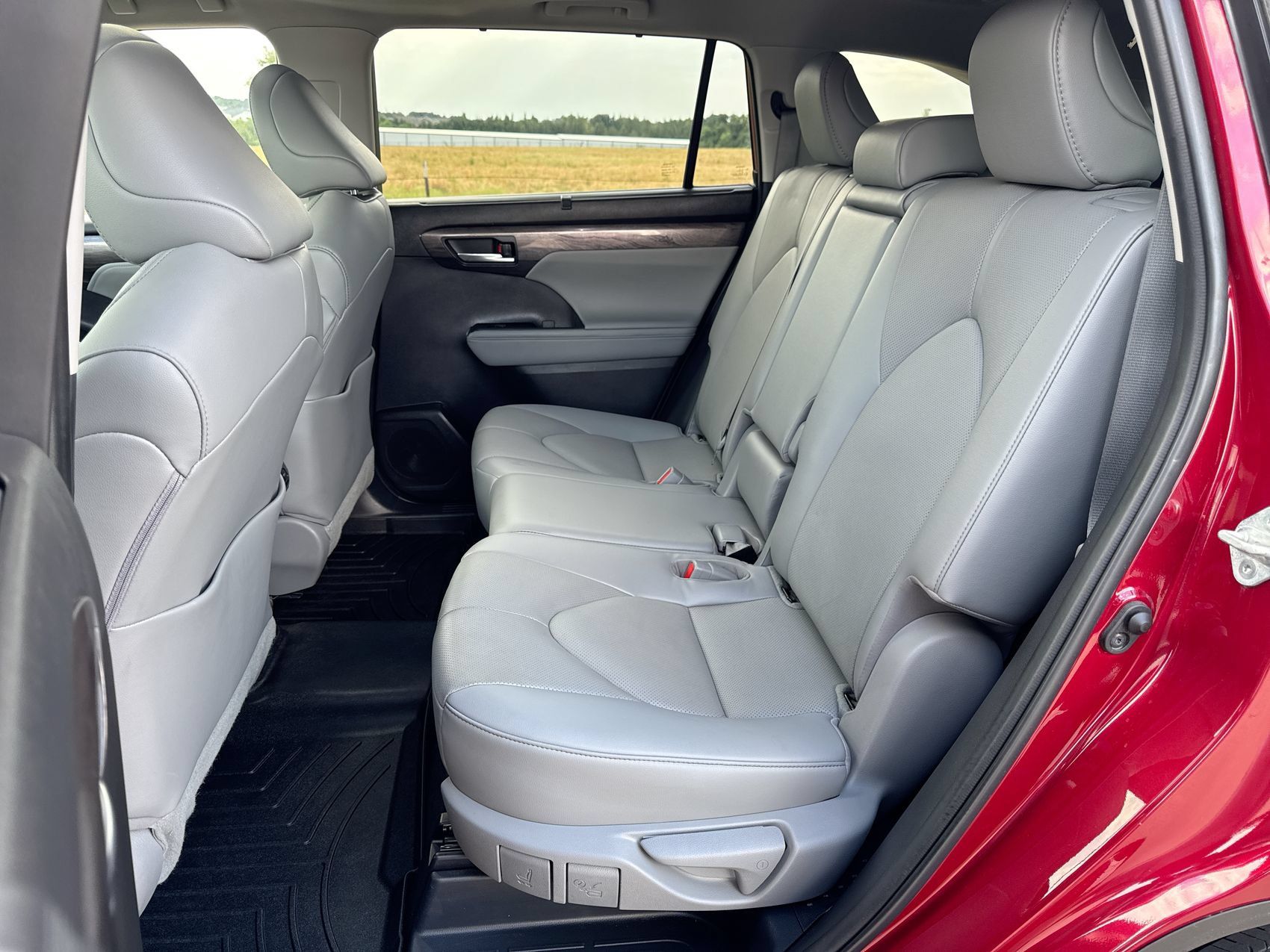 Used 2023 Toyota Highlander Limited FWD image 22