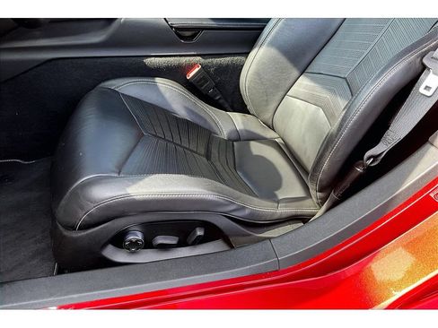 Used 2021 Chevrolet Corvette Stingray Premium Cpe w/ Z51 Performance Package RWD image 25