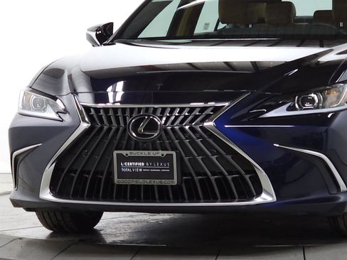 Certified 2025 Lexus ES 300h w/ Luxury Package image 4