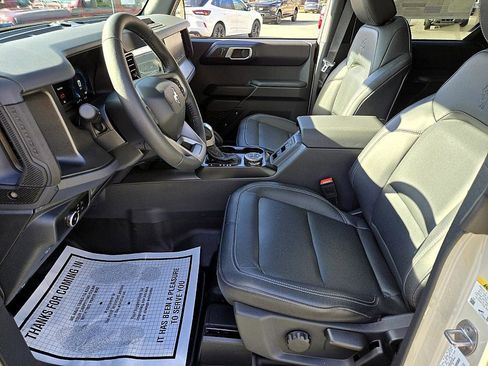 New 2025 Ford Bronco Badlands w/ Sasquatch Package image 9