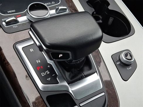 Used 2017 Audi Q7 2.0T Premium Plus w/ Premium Plus Package image 17