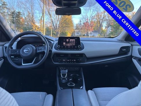 Used 2023 Nissan Rogue SV image 16