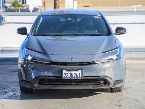 Used 2025 Toyota Prius LE image 3