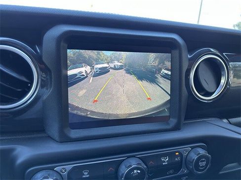 Used 2021 Jeep Wrangler Unlimited Sahara image 13