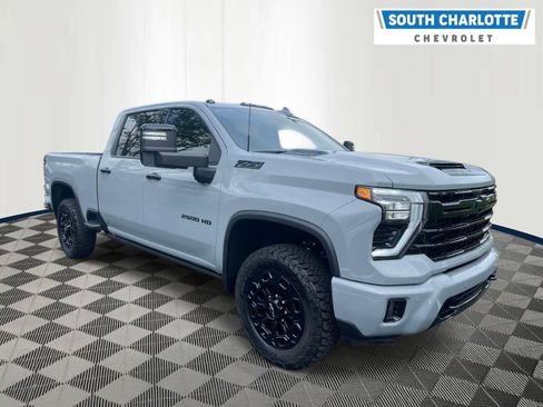 Used 2024 Chevrolet Silverado 2500 LTZ w/ LTZ Plus Package AWD/4WD image 3