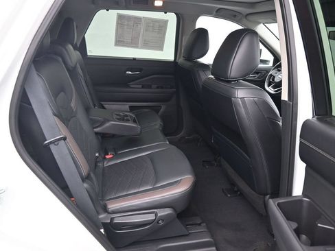Used 2023 Nissan Pathfinder Platinum w/ Cargo Package AWD/4WD image 13