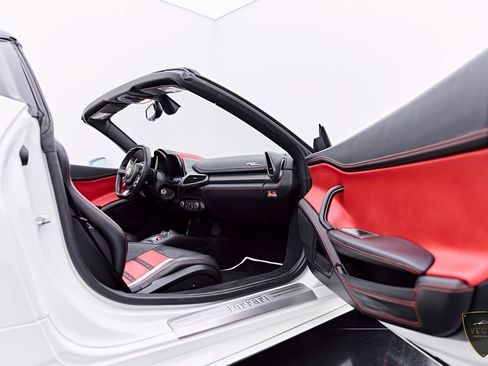 Used 2014 Ferrari 458 Spider RWD image 42