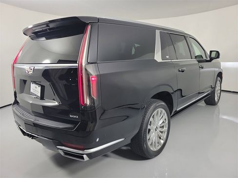 Certified 2023 Cadillac Escalade ESV Premium Luxury w/ Performance Package image 4