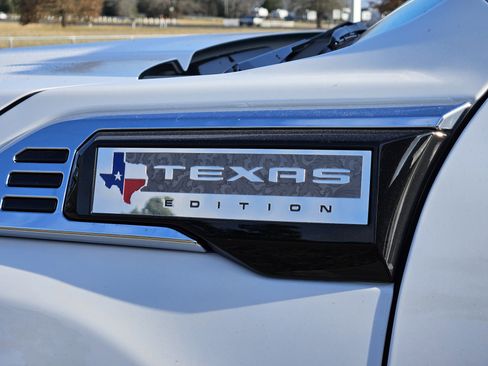 New 2026 GMC Sierra 2500 SLT w/ Texas SLT Premium Package image 5