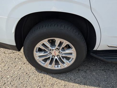 Used 2023 GMC Yukon SLT w/ SLT Luxury Package AWD/4WD image 8