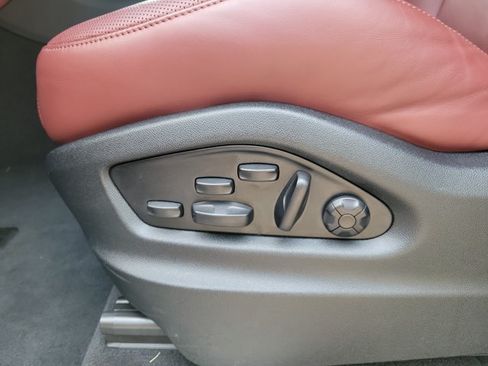 Certified 2025 Porsche Cayenne S AWD/4WD image 24