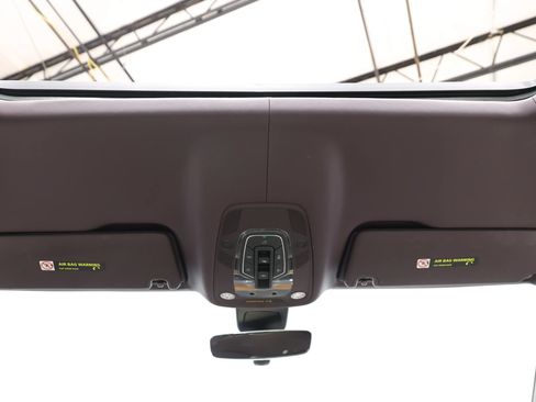 Used 2023 Bentley Bentayga Extended Wheelbase AWD/4WD image 56