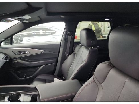 Used 2024 Acura ZDX A-Spec image 8