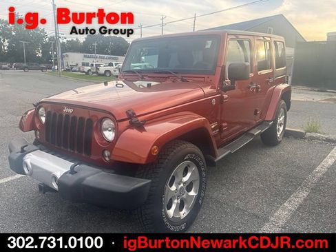 Used 2014 Jeep Wrangler Unlimited Sahara w/ Connectivity Group AWD/4WD image 4