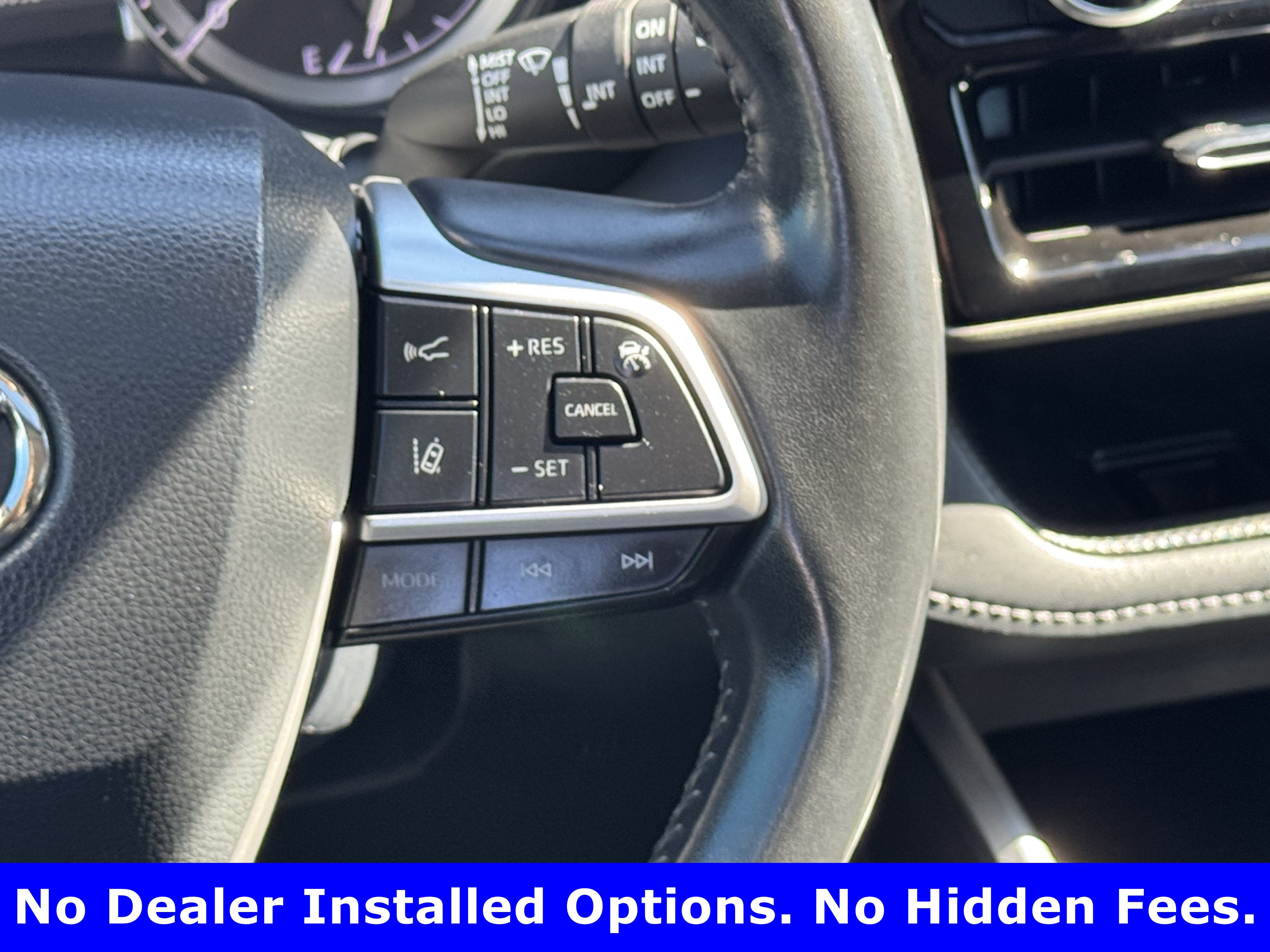 Used 2022 Toyota Highlander XLE FWD image 13