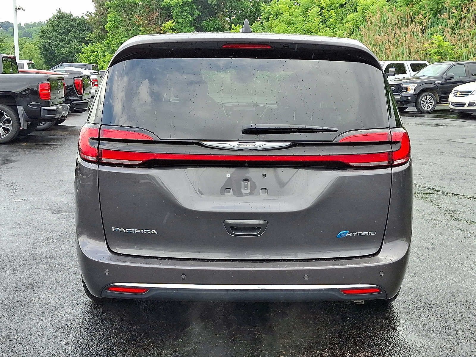 Used 2023 Chrysler Pacifica Touring-L FWD image 5