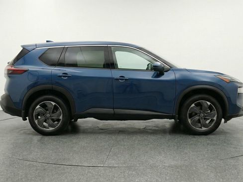 Used 2025 Nissan Rogue SV image 11