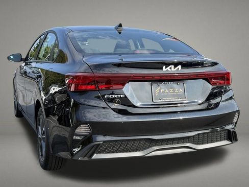 Used 2023 Kia Forte LXS image 3