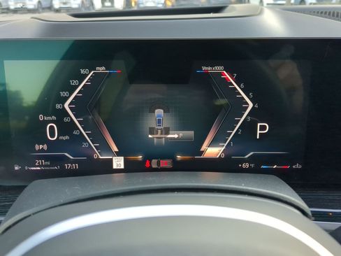 Used 2025 BMW X7 xDrive40i w/ M Sport Package image 14